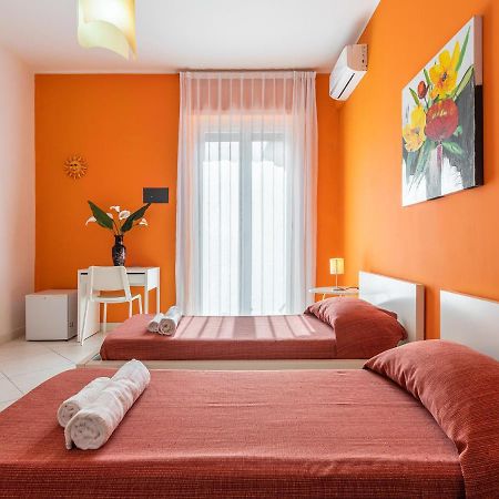 Thanit Rooms Кальярі Екстер'єр фото