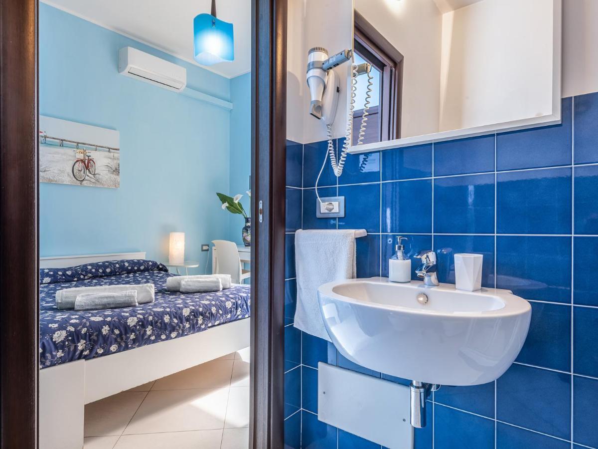 Thanit Rooms Кальярі Екстер'єр фото